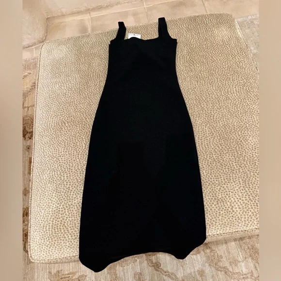 Zara Black Midi Dress with White Floral Details. Floral stretch midi. Nwt - Picture 6 of 7